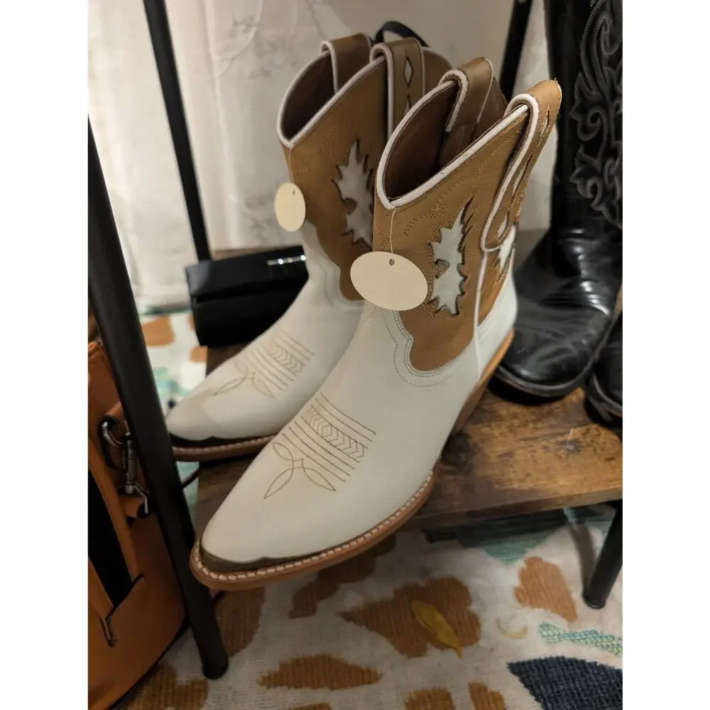 B100 -  Idyllwind Women's Thunderbird Western Boots - SIze 10 - NWT